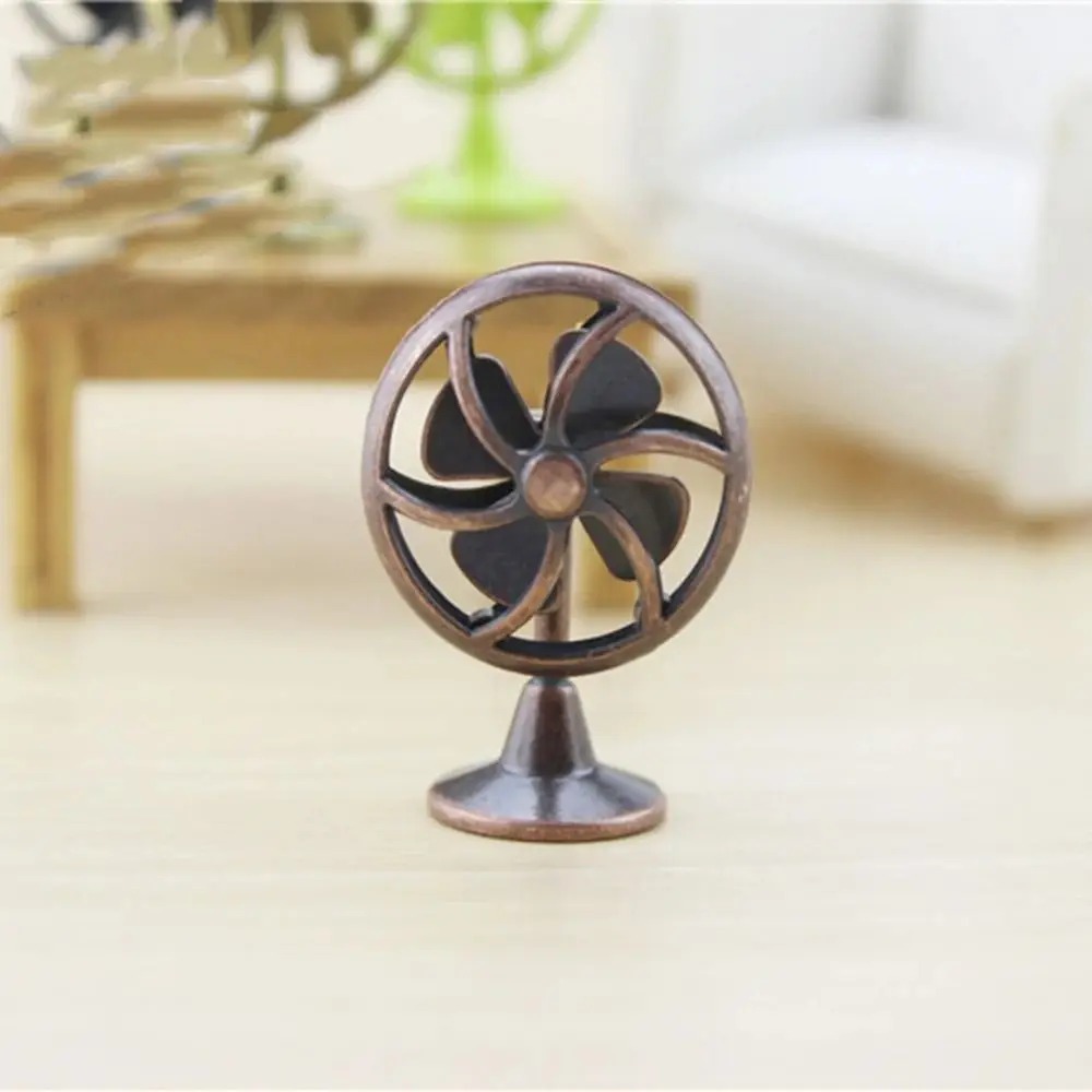 Vintage Fashion Houses - ミニチュア 1:12 スケールドールハウス電動ファンヴィンテージ鉄フレームファン家具プレイハウス 4 ファンブレードミニファンモデル DIY
