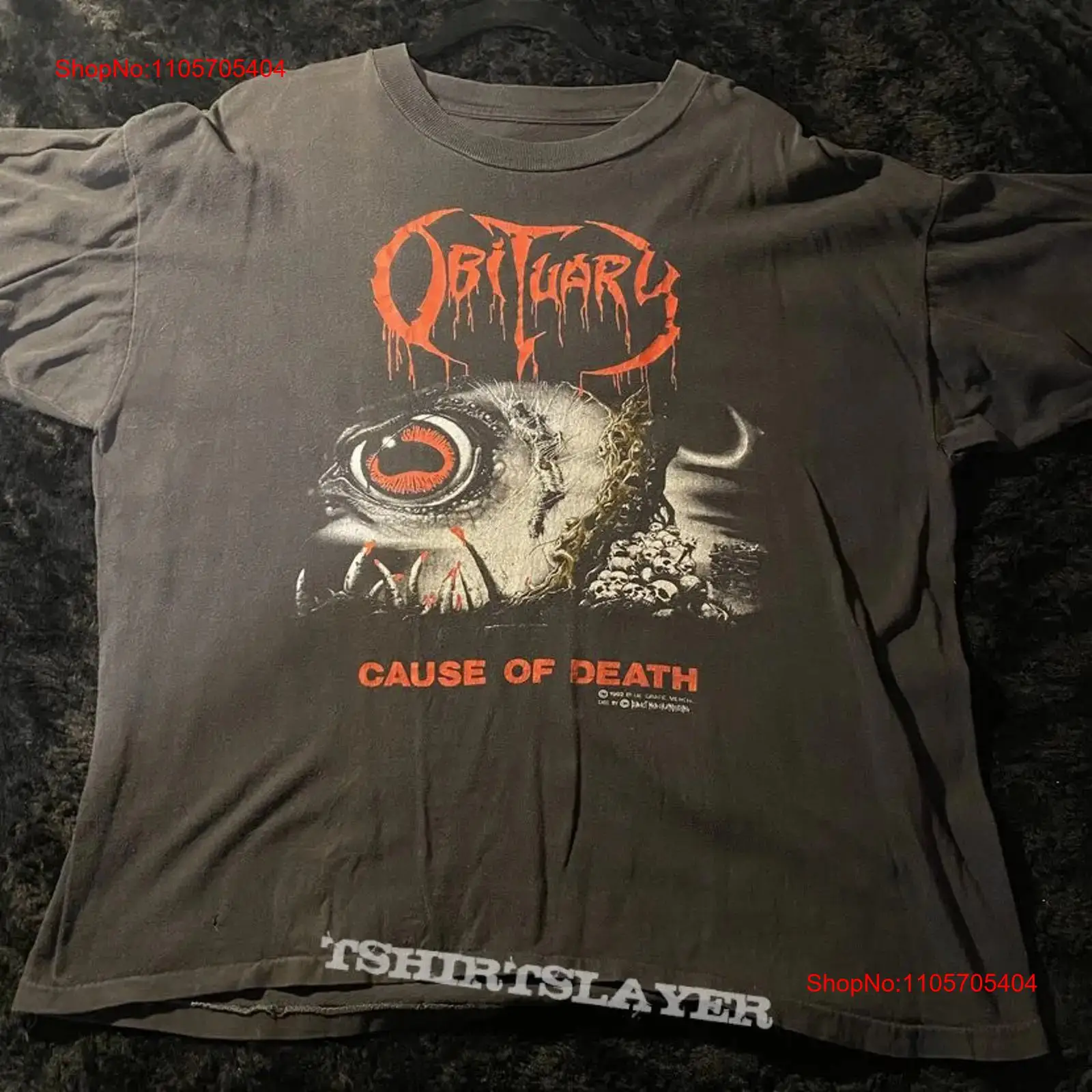 死因が記載されたクラシックスタイルの黒Tシャツ、再版版、長袖 - Vintage Fashion Obituaries のレビューと価格