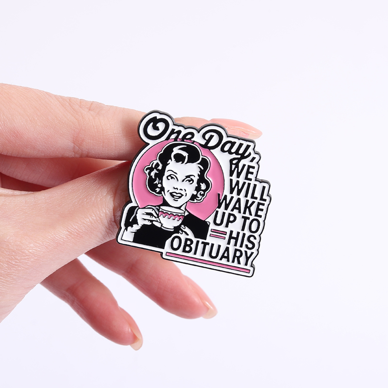 ダークユーモア主婦ピンバッジ、皮肉な日常着アクセサリー、いつ - Vintage Fashion Obituaries のレビューと価格